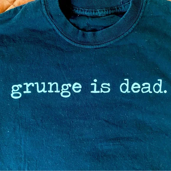 Grunge tshirt - Picture 2 of 2